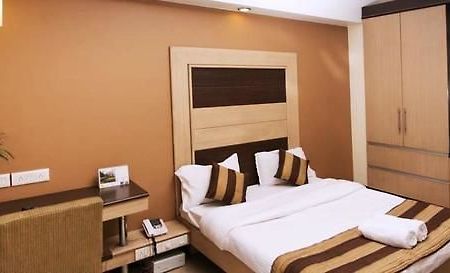 Pacific Inn Huda City Centre Sec 41 Gurgaon Exterior photo
